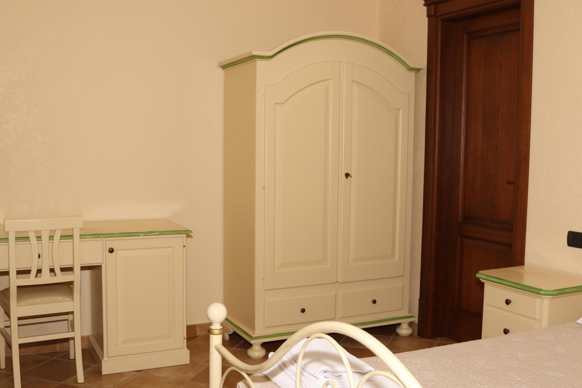 B&B Villa Mery Mileto Exterior photo